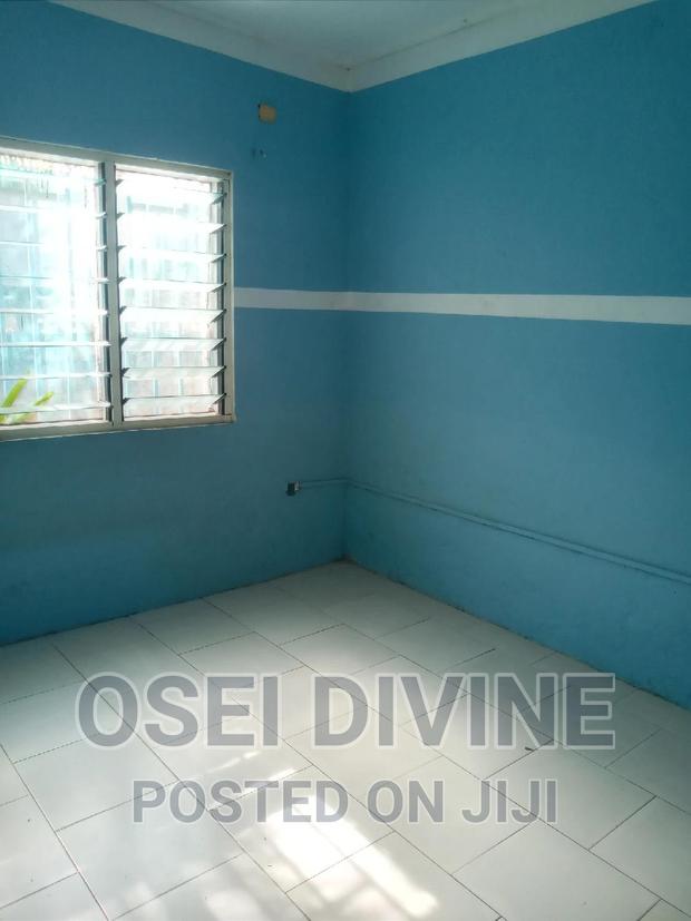 Single Room S/C Self Compound Dansoman · Photo 1