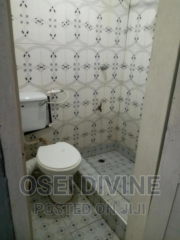 Single Room S/C Self Compound Dansoman · Photo 3