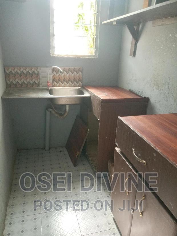 Single Room S/C Self Compound Dansoman · Photo 4
