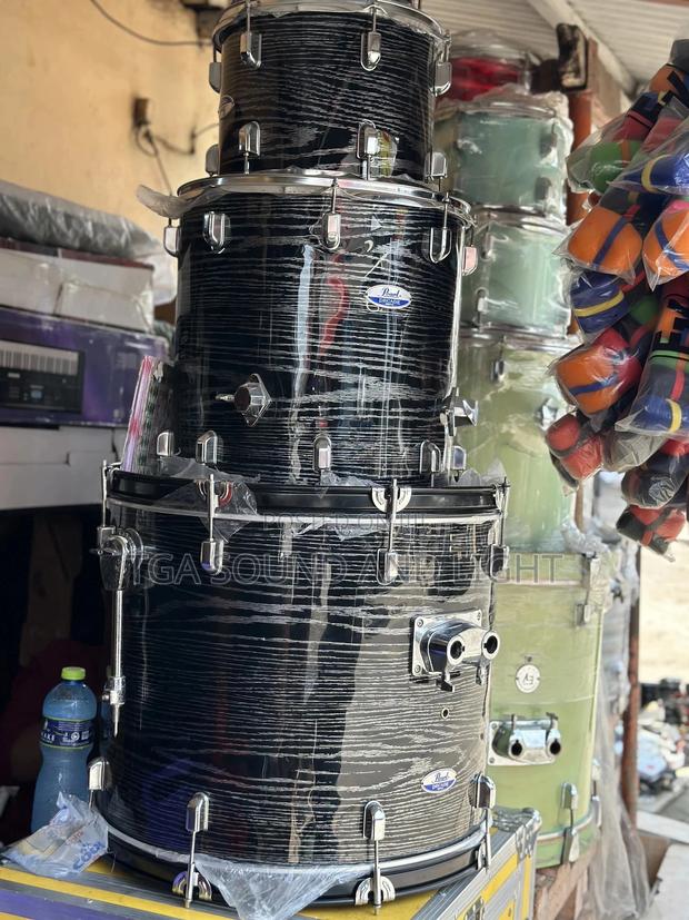 Pearl Decade 5 PCS Drum - Metallic Black · Photo 1