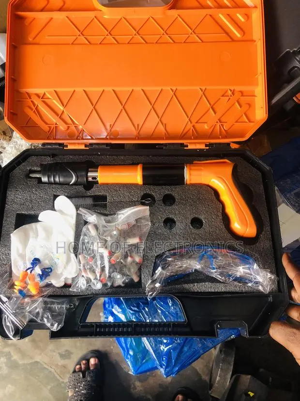 Dual Noise Reduction Design Nail Gun · Photo 1