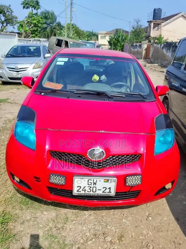 Toyota Vitz 1.0 FWD 3dr 2009 Red · Photo 1