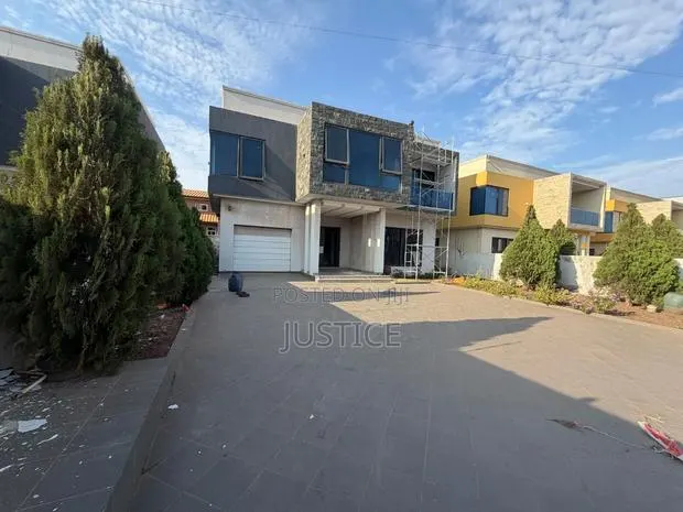 4bdrm House in East Legon, Boundary Road Area for rent · Photo 1