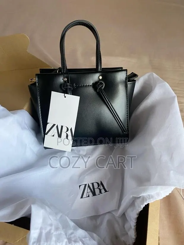 Zara Leather Dressing Bag · Photo 1