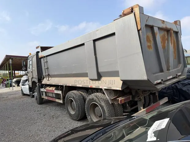 Sinotruk Howo · Photo 1