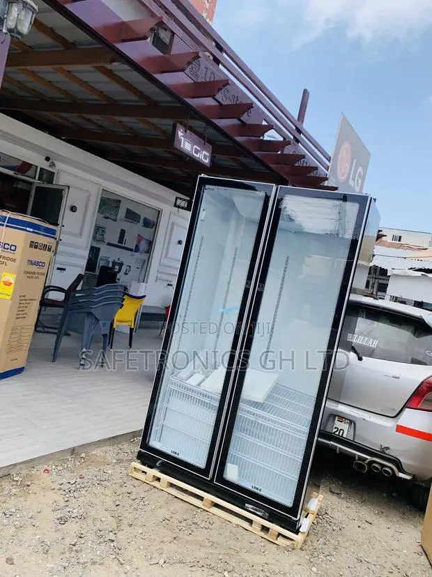 Try Massive PVC-801-27AA Pearl 690-Liter 2 Door Glass Display Fridge · Photo 1