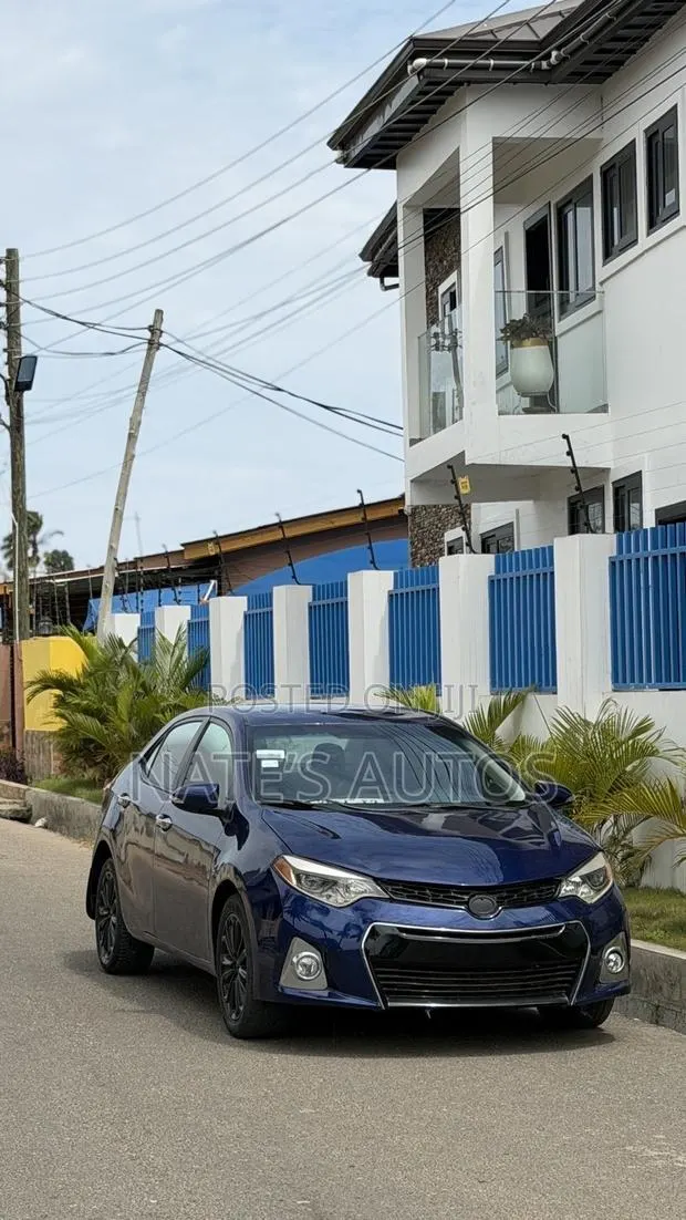 Toyota Corolla S 4dr Sedan (1.8L 4cyl CVT) 2015 Blue · Photo 1