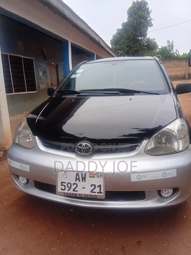 Toyota Echo Sedan 2005 Black · Photo 1
