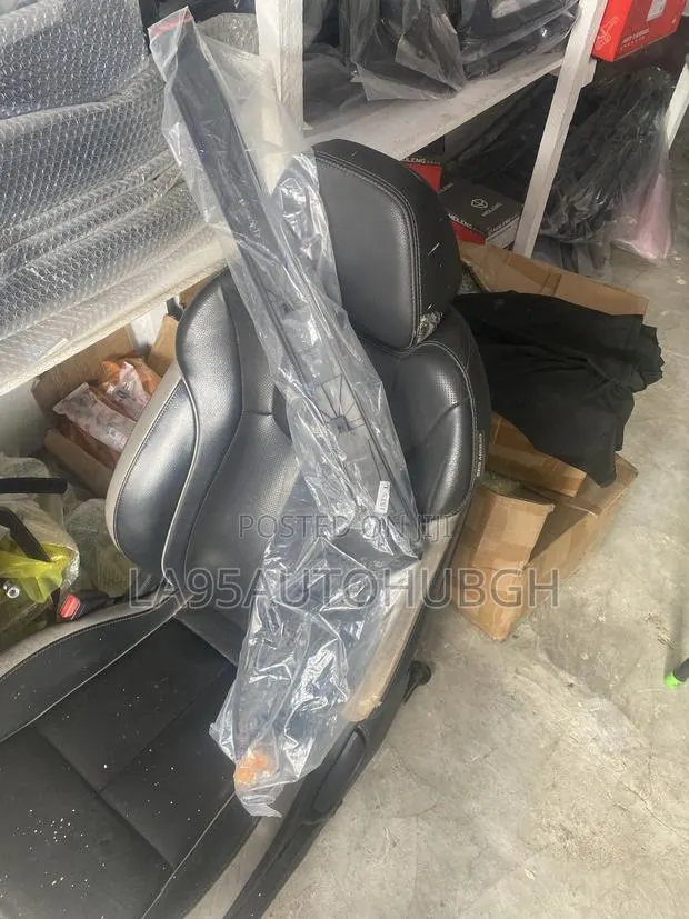 Hyundai Tucson 2016,2017,2018,2019,2020 Fender Molding · Photo 1