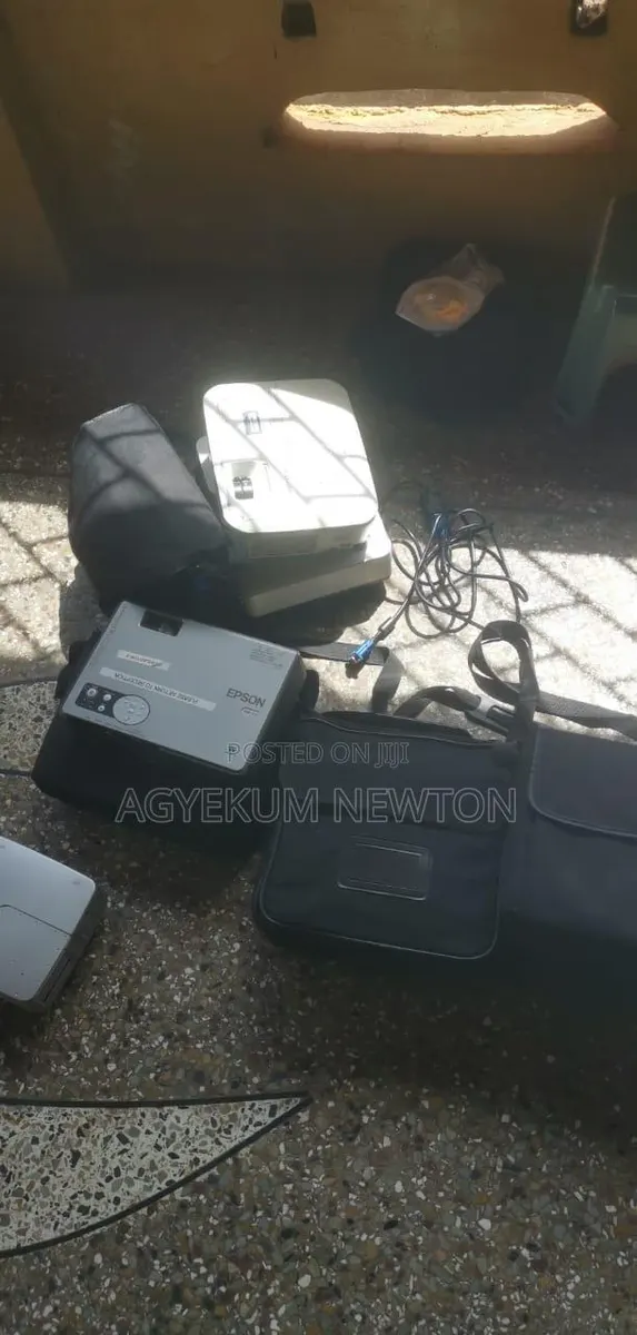 Epson Projectors From Uk · Photo 1