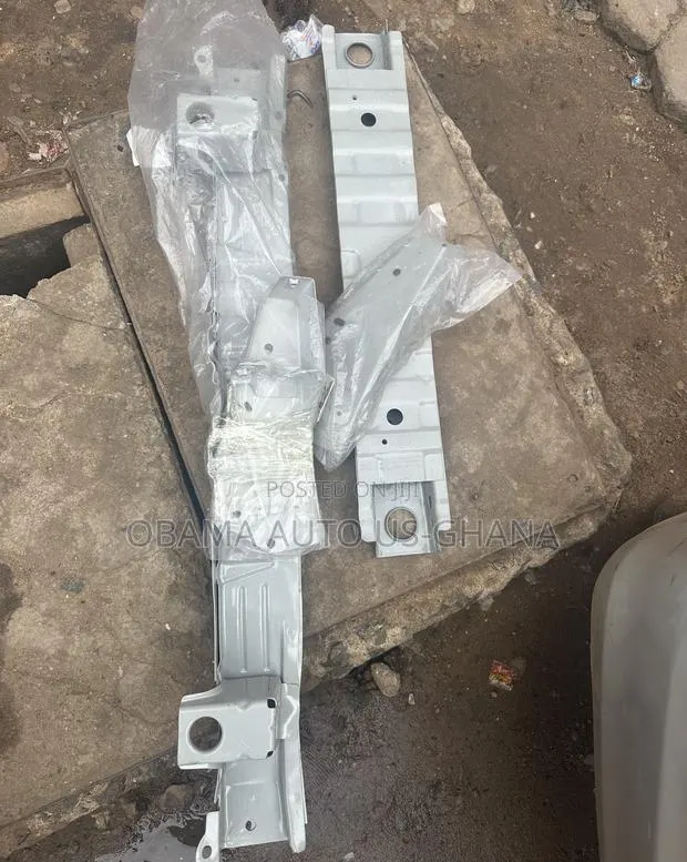 Mitsubishi Outlander Radiator Support 2016 2017 2018 2019 2020 2021 · Photo 1