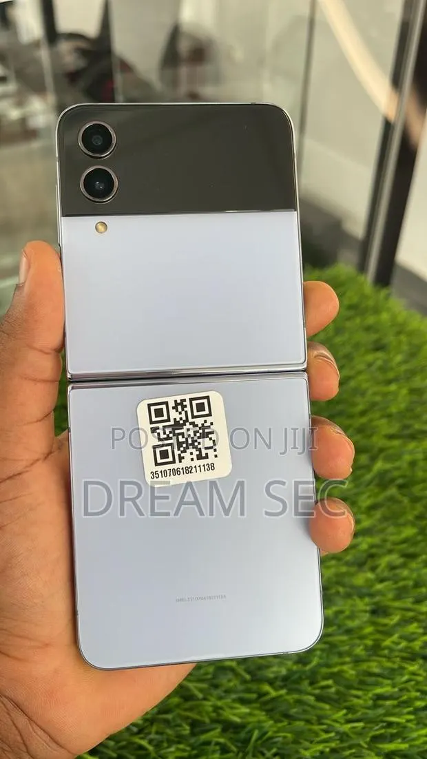 Samsung Galaxy Z Flip4 256 GB Blue · Photo 1
