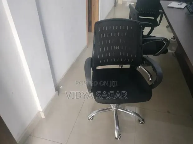 Office Chairs · Photo 1