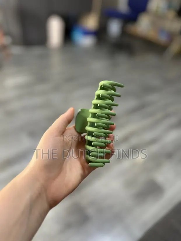 Strong Hair Claw Clip – Stylish Durable · Photo 1