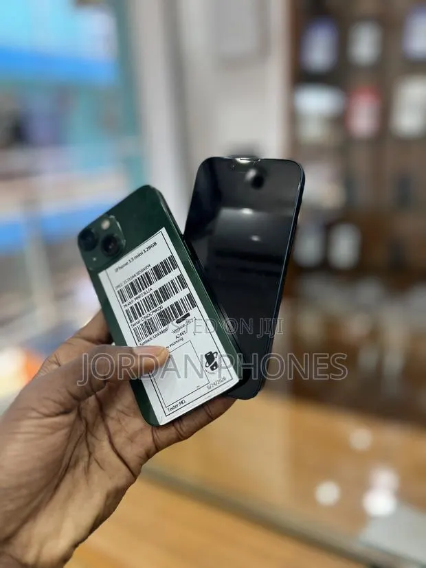 New Apple iPhone 13 Mini 128 GB Green · Photo 1