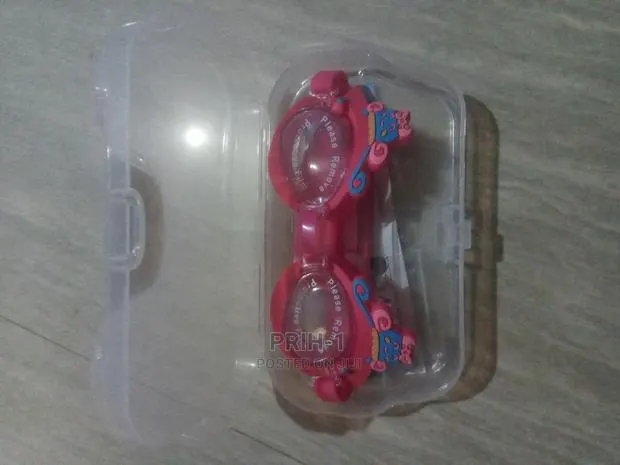 Kids Quality Swimming Goggles · Photo 1