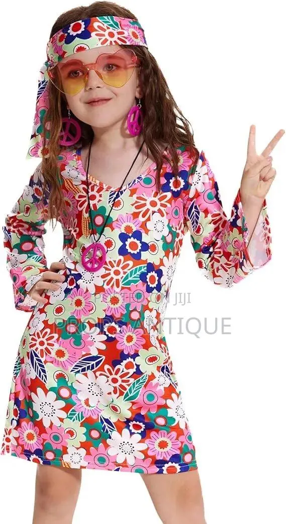 Retro Fancy Costumes · Photo 3
