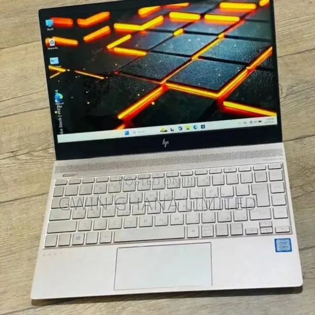 Laptop HP Envy 13 8GB Intel Core i5 SSD 256GB · Photo 1