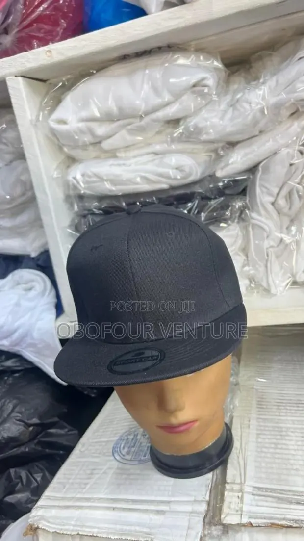 Adjustable Hip Hop Flat Cap · Photo 1