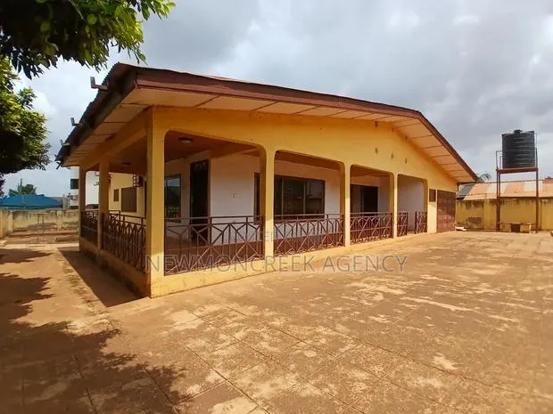 4bdrm Bungalow in Adenta,Ashiyie., Frafraha for rent · Photo 1