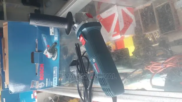 Bosch Small Size Cutting Machine Size 4.5 · Photo 1