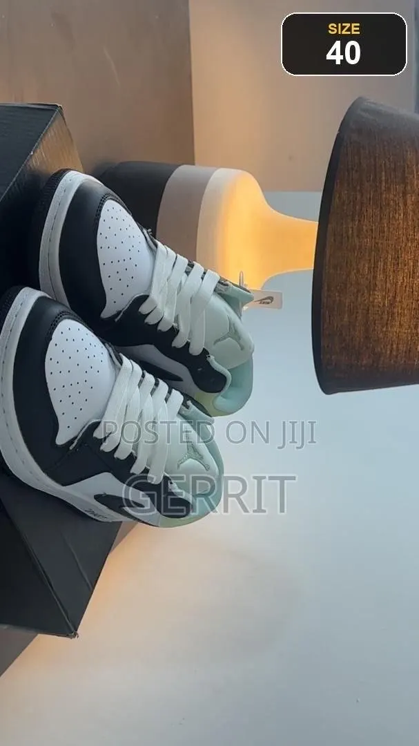 Affordable Original Sneakers · Photo 1