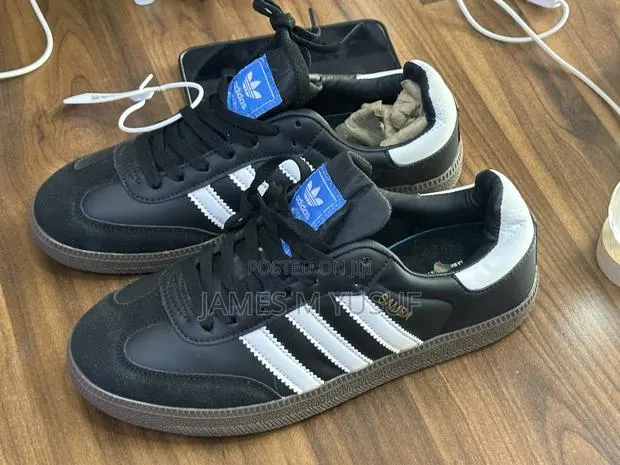 Original Adidas Shoe · Photo 1