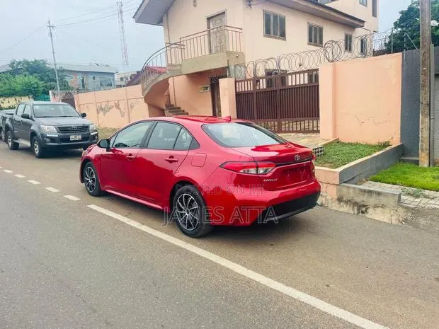 Toyota Corolla 2022 Red · Photo 1
