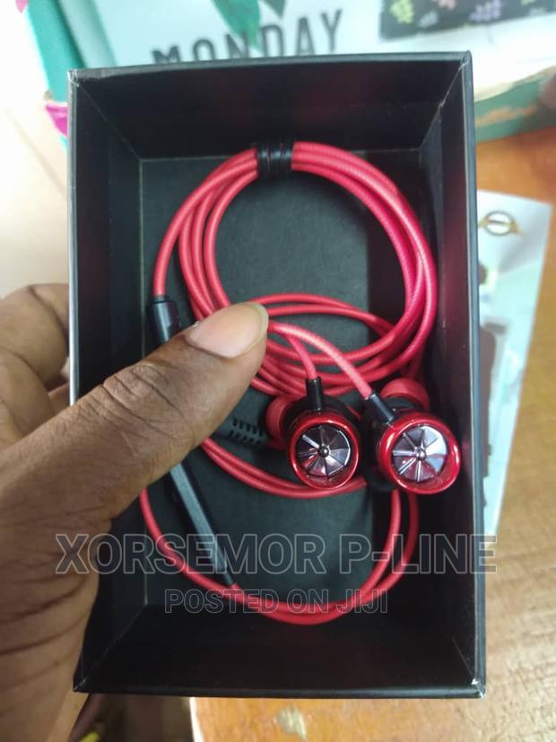 5.0 Bluetooth Smart Earphone · Photo 3