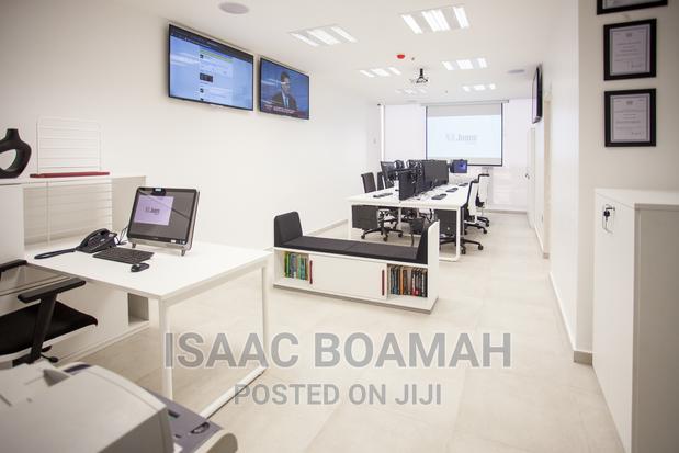 The Octagon, Premium Office And Retail Spaces Available · Photo 7