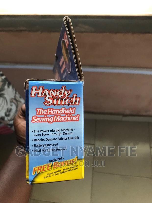 Battery Operated Mini Sewing Machine · Photo 2