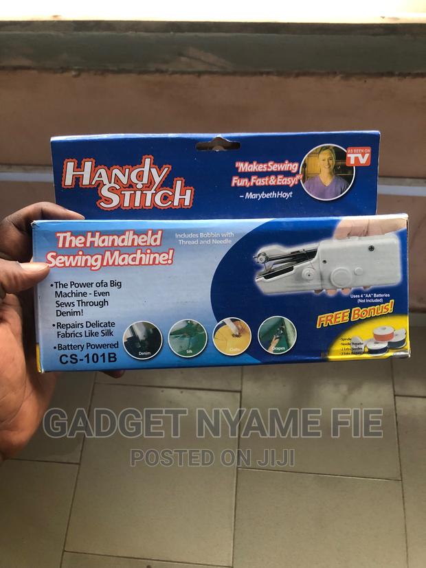 Battery Operated Mini Sewing Machine · Photo 3