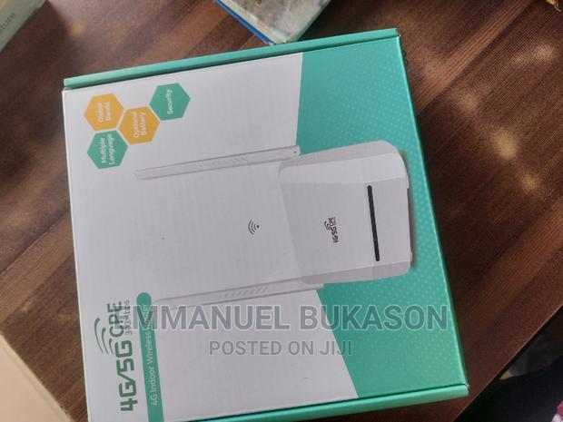 Universal Router · Photo 1