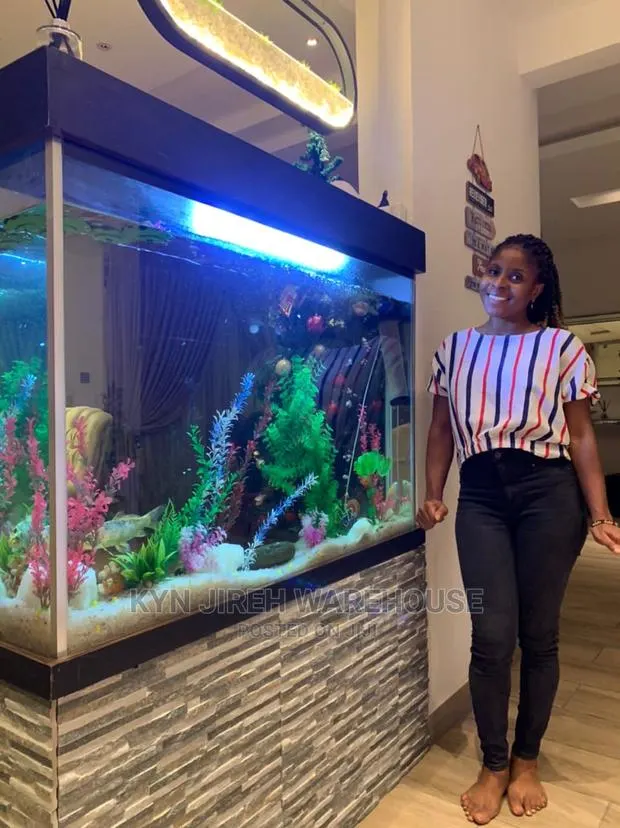 Aquarium With Fishes. · Photo 1