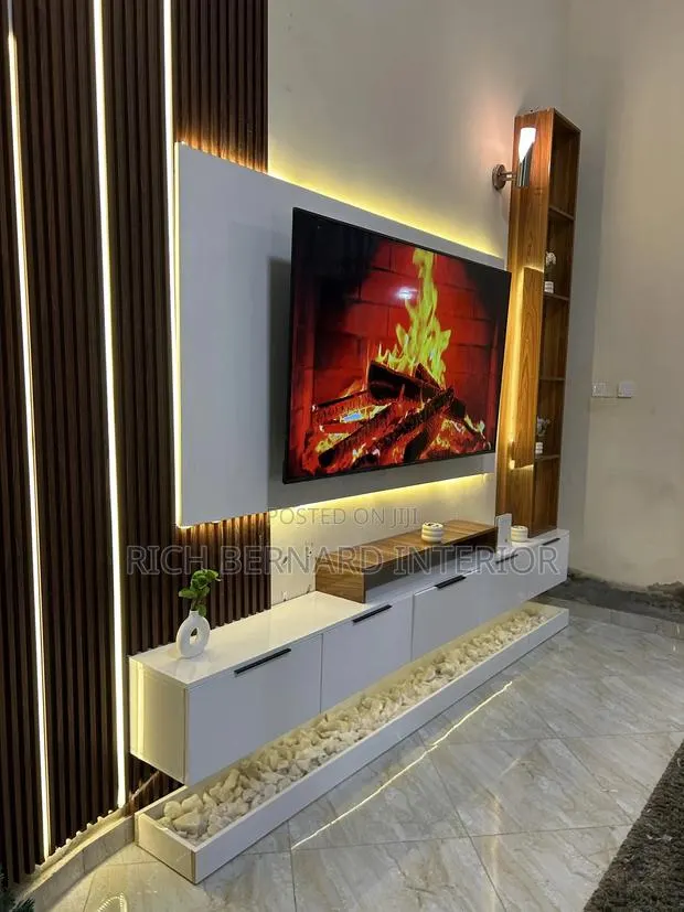 Luxury Tv Console With Peddle · Photo 1