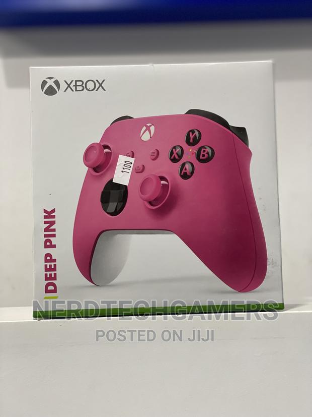 Xbox Core Wireless Controller – Deep Pink – Xbox Series X|S, · Photo 1