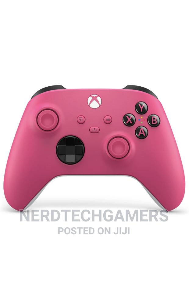 Xbox Core Wireless Controller – Deep Pink – Xbox Series X|S, · Photo 2
