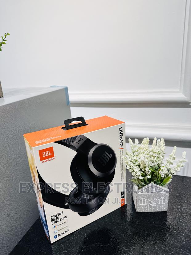 Look Very Stylish JBL Headphones 660 · Photo 1