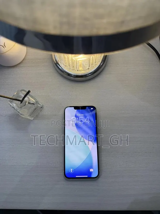 Apple iPhone 14 128 GB White · Photo 1