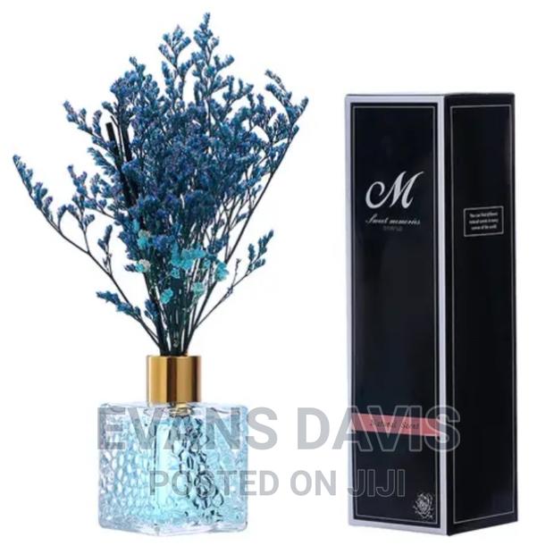 Sweet Scented Reed Diffuser · Photo 1