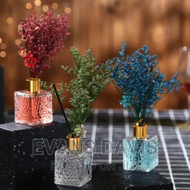 Sweet Scented Reed Diffuser · Photo 2