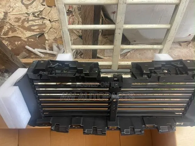 Ford F150 2022 Shatter Grille Upper · Photo 1