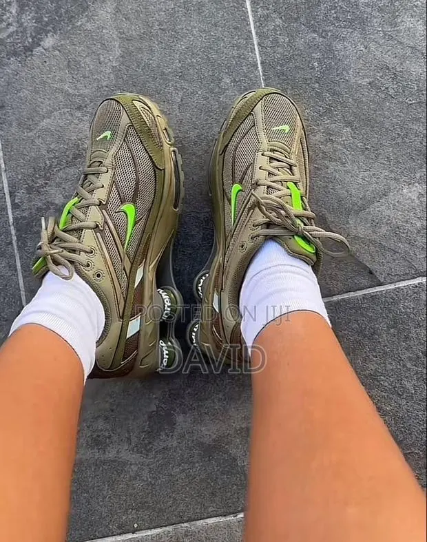 Nike Shox R3 · Photo 1