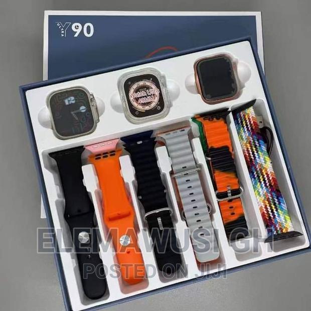 12in1 Series 8 and Ultra Smart Watch · Photo 3