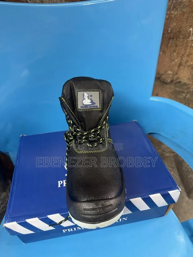 Safety Boots · Photo 1