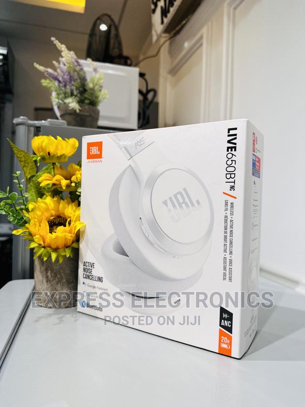 Kick Your Listening Device With JBL Live 650BT Headphones · Photo 1
