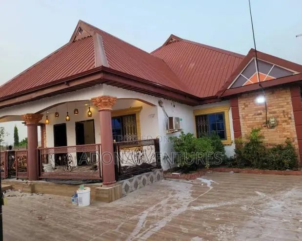 5bdrm House in Abuakwa Agogo, Kumasi Metropolitan for sale · Photo 1