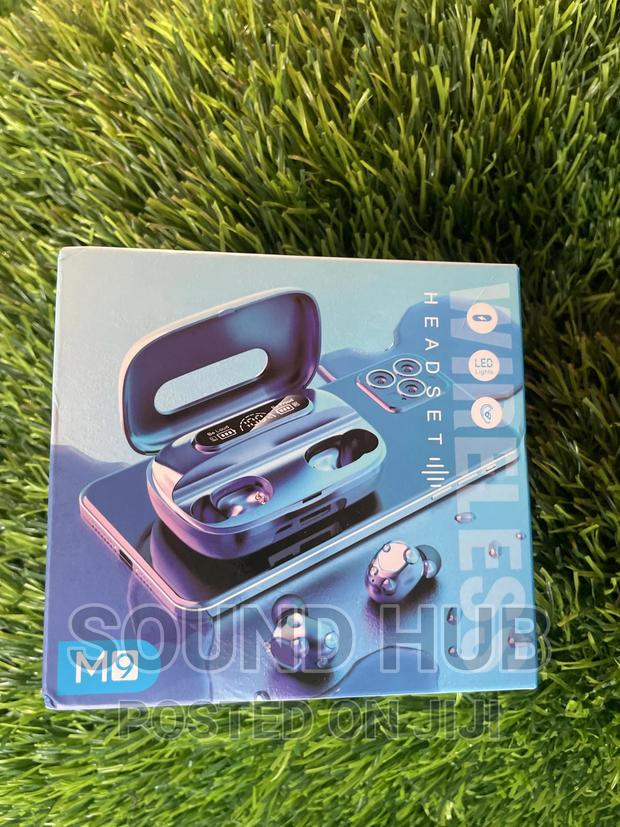 EARBUDS M9 Integrated With Power Bank · Photo 3