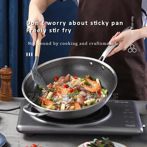 Stainless Steel Non Stick Wok 34cm · Photo 2