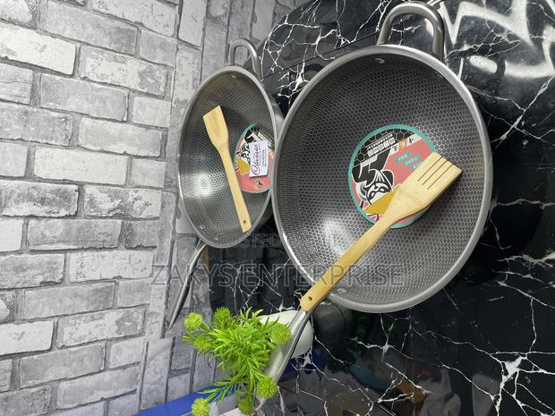 Stainless Steel Non Stick Wok 34cm · Photo 5